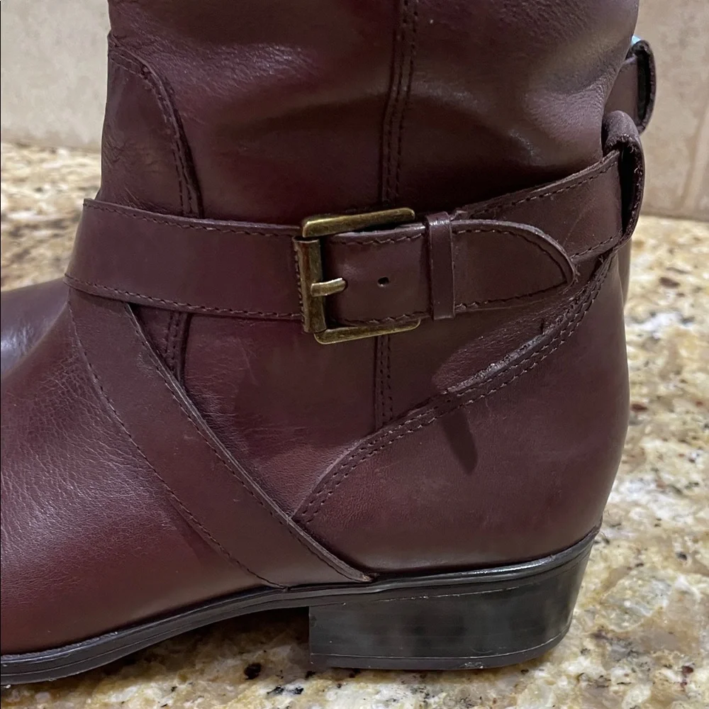 Women's Tall Leather Riding Boots in Burgundy